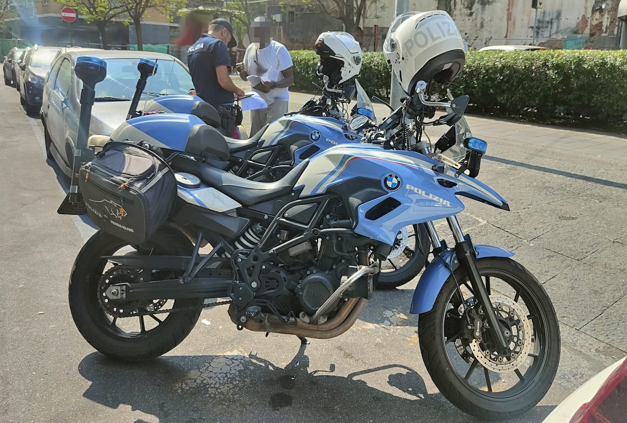 Evade dai domiciliari e fornisce false generalità alla Polizia: arrestato 34enne a San Berillo