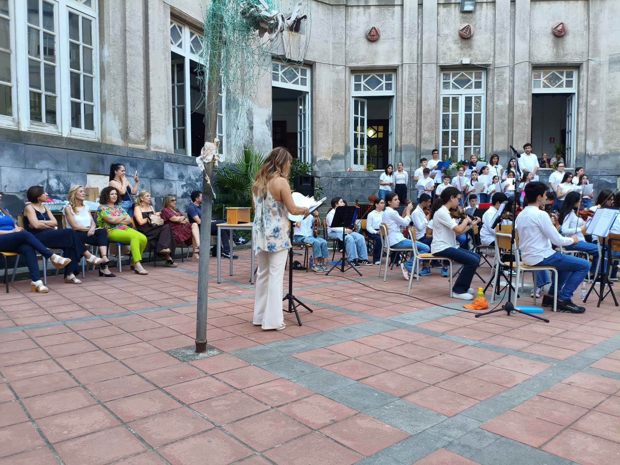 Armonie di talenti: musica, merito e condivisione nella grande festa della “Federico De Roberto”