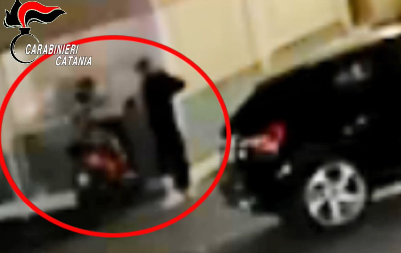 La rapina di un motorino a Ramacca sfocia in una violenta aggressione tra minorenni – IL VIDEO