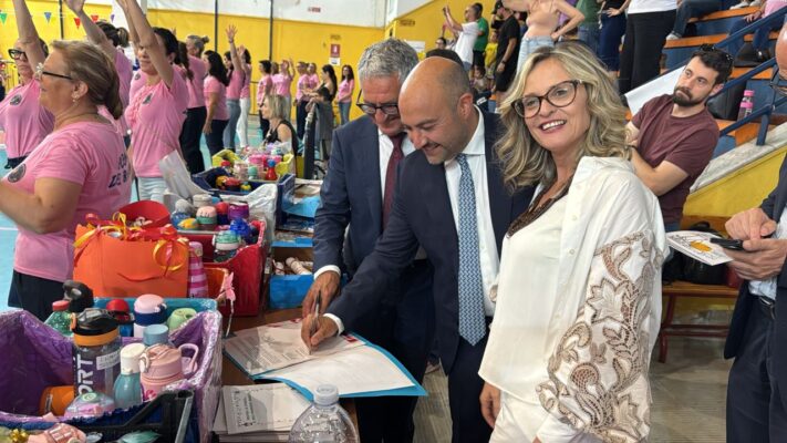 “Storie in movimento per combattere la povertà educativa” torna alla scuola dell’infanzia “Federico De Roberto”: un anno scolastico di ricerca tra narrazione, corpo e scienze