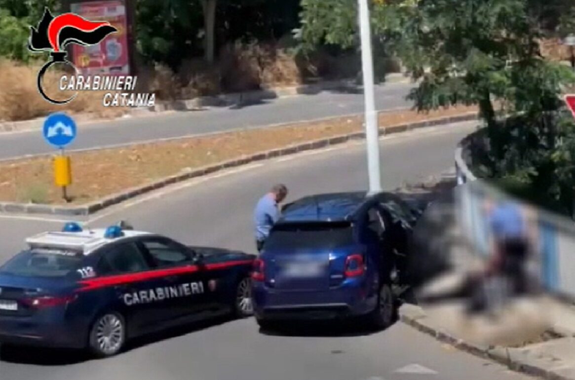 Assalto armato a un panificio, poi la fuga e lo schianto: tre arresti a Caltagirone – VIDEO