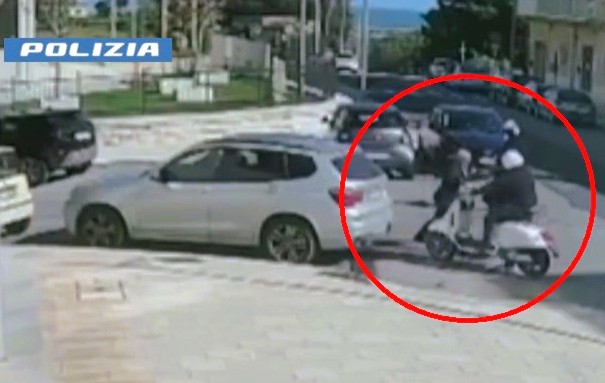 Rapina al gioielliere di Gela, recuperati 1,4 kg di gioielli: denunciata una terza complice