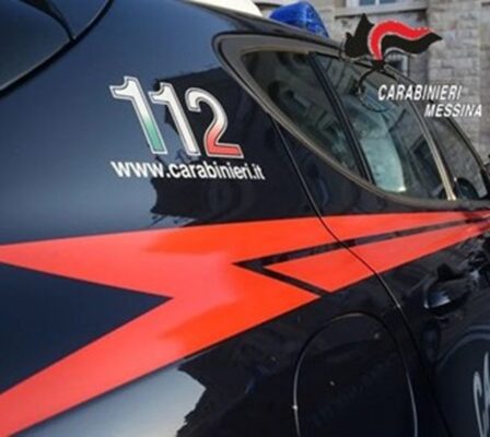 Giardini Naxos, tenta di disfarsi della cocaina alla vista dei carabinieri: arrestato 28enne