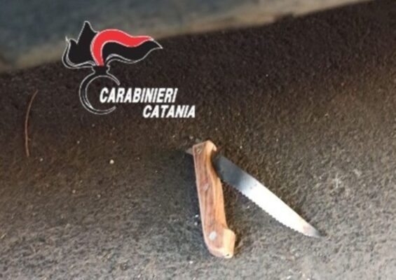 Aci Bonaccorsi, accoltella un connazionale al culmine di una lite: arrestato per tentato omicidio un 38enne
