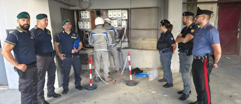 Energia elettrica “gratis” a Librino: oltre 35 allacci abusivi