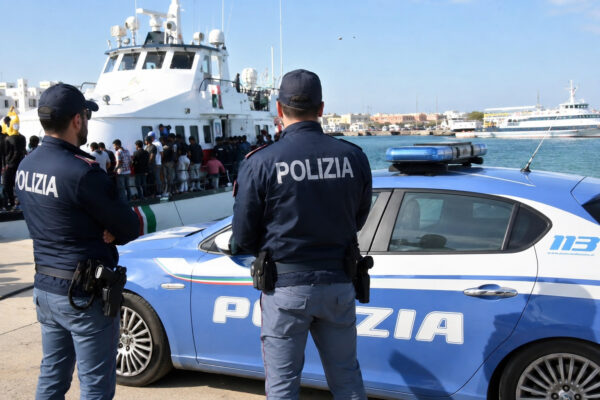 Sbarco di 26 migranti a Pozzallo, fermati due presunti scafisti egiziani