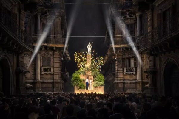 Tutto pronto per la Festa di Santa Rosalia: a Palermo il dramma diventa esperienza condivisa