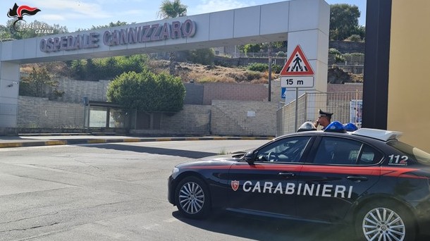 Aci Catena, aggrediscono una dottoressa del 118 durante un soccorso: denunciati due uomini
