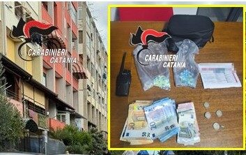 Catania, blitz antidroga in via Capo Passero: due pusher arrestati, sequestrate dosi di crack e cocaina