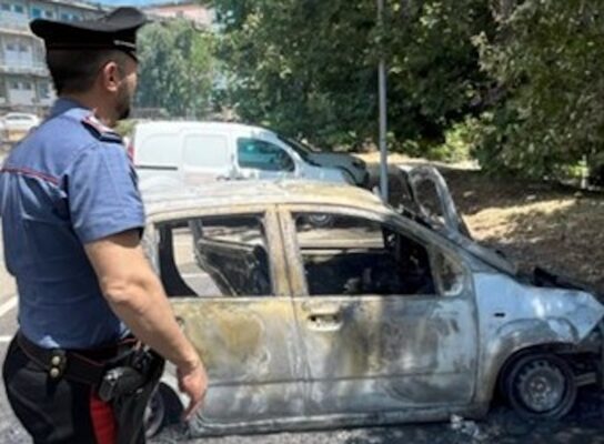 Due incendi tra autostrada e ospedale di Giarre, arrestato un 48enne per incendio doloso