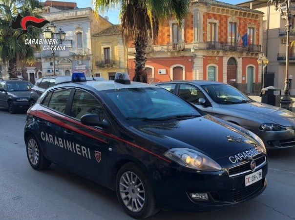 Rapina in tabaccheria a Palagonia, arrestati due uomini: decisivi Dna e videosorveglianza