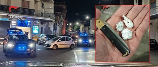 Controlli sulla movida nel Catanese, giovane trovato con un coltello: scatta la denuncia