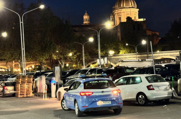 Catania, viola la sorveglianza speciale e svolge l’attività illecita di “parcheggiatore abusivo”: arrestato 27enne