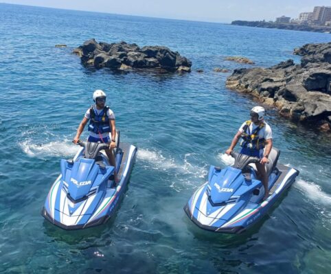 Controlli delle “volanti del mare” a Catania: multe per 8.500 euro tra lidi e imbarcazioni