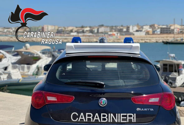 Acate, semina il caos in strada e tenta di fuggire ai Carabinieri: arrestato 41enne
