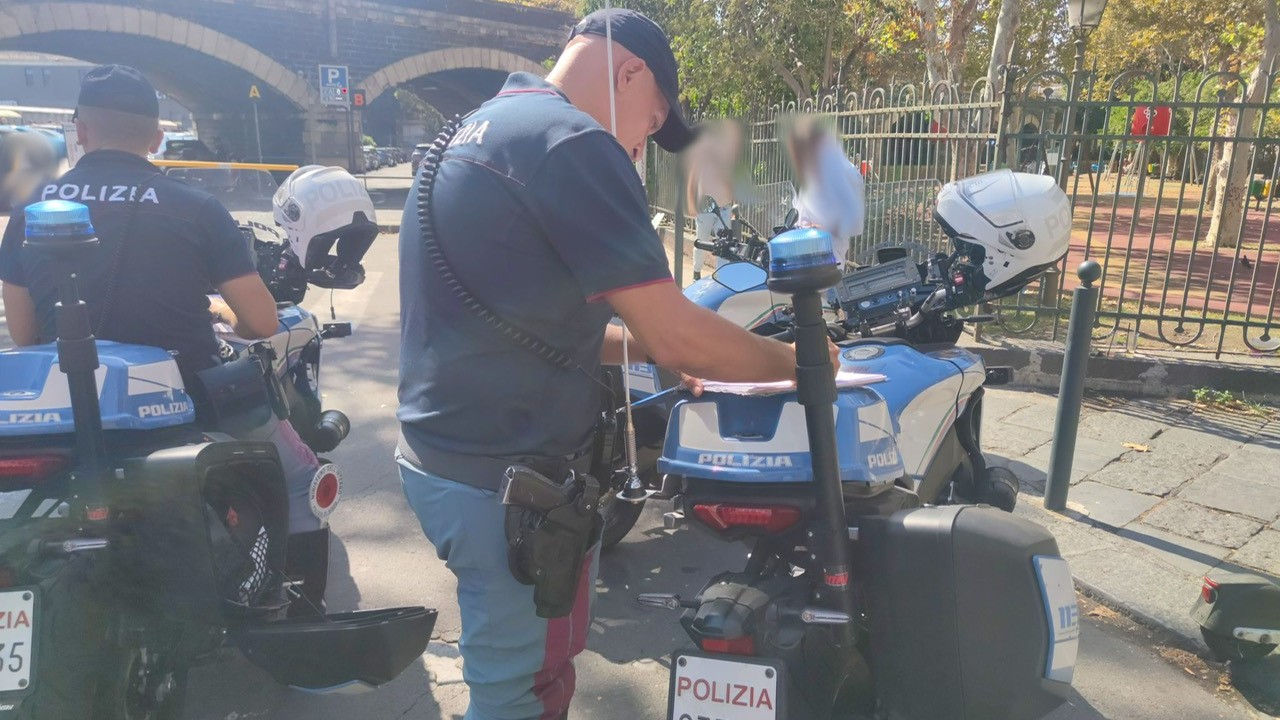 Catania, viola la sorveglianza speciale per fare il parcheggiatore abusivo: arrestato 33enne