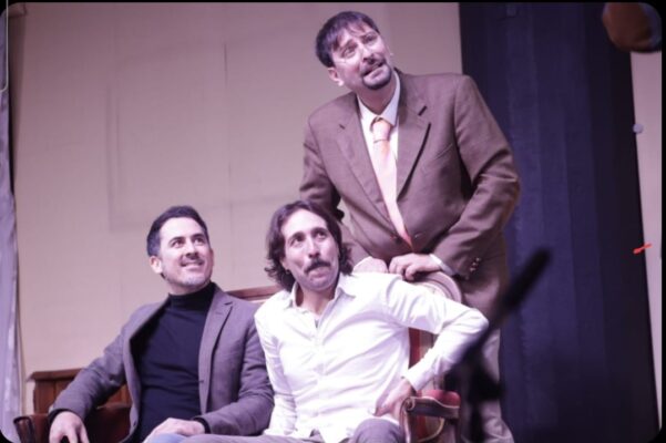 La Compagnia Proscenio riporta in scena “La cena dei cretini”: domenica la replica a Misterbianco