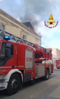 incendio siracusa
