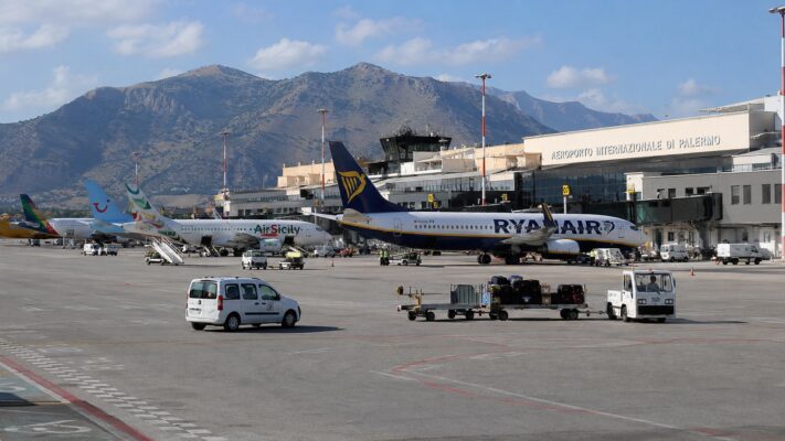 Eruzione Etna, l’aeroporto di Palermo assorbe i voli dirottati da Catania: gestiti 23 arrivi straordinari senza criticità