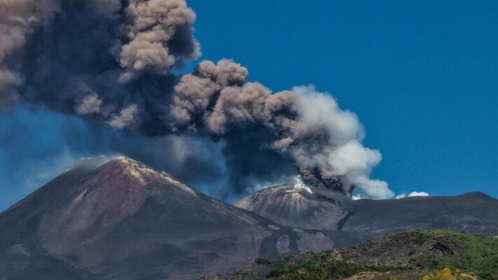 Etna in eruzione: la risposta della Regione Siciliana ai problemi per i passeggeri