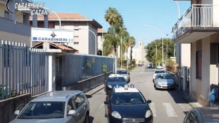 Ritrovata a Giarre un’automobile rubata nel Messinese: scatta la denuncia per due individui