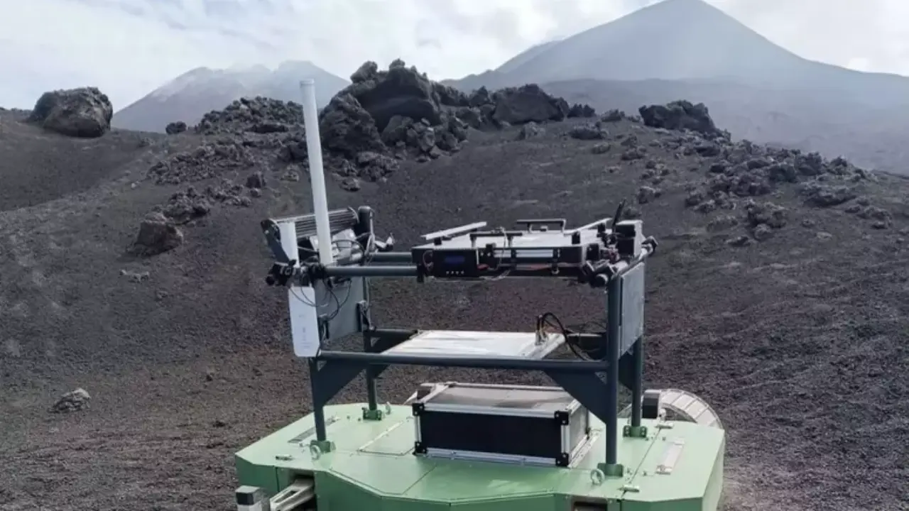 L’Asi testa sull’Etna il robot “Rover Etna”. Il vulcano è il luogo ideale per preparare le emissioni spaziali