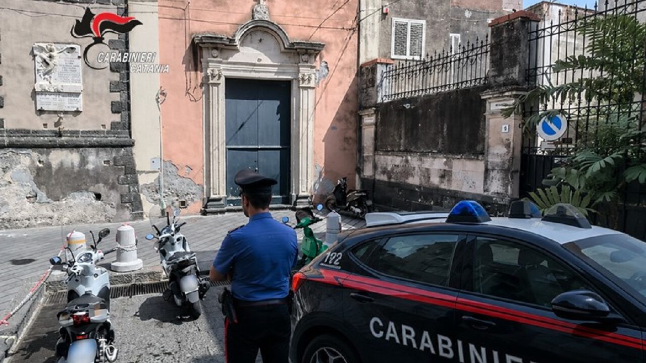 Controlli sul territorio ad Acireale e dintorni, sorpresi padre e figlio in possesso di marijuana