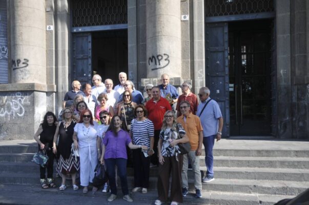 Cinquant’anni dopo, la campanella suona ancora: il tempo si ferma tra i banchi dello storico Istituto Tecnico “De Felice Giuffrida “ di Catania
