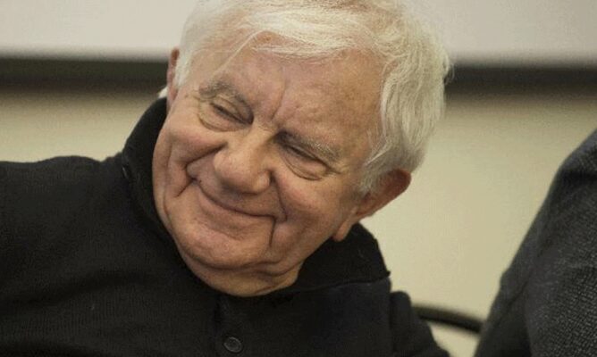 È morto don Antonio Mazzi: una vita dedicata a trasformare “la strada” in luogo di rinascita