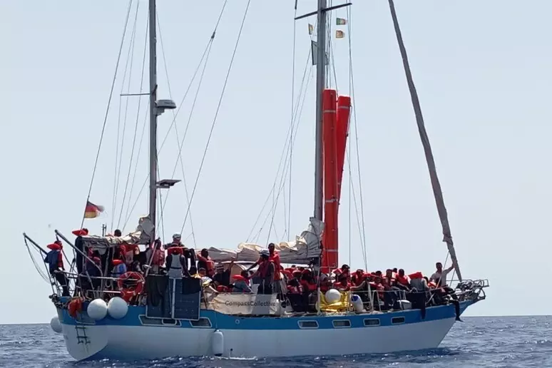 Soccorse 25 persone in mare: fermata per 45 giorni la barca a vela della Ong Trotamar