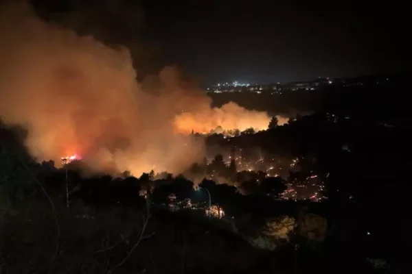 Incendi nell’Agrigentino, oltre 100 evacuati rientrano a casa: distrutti 750 ettari, si chiede lo stato di calamità