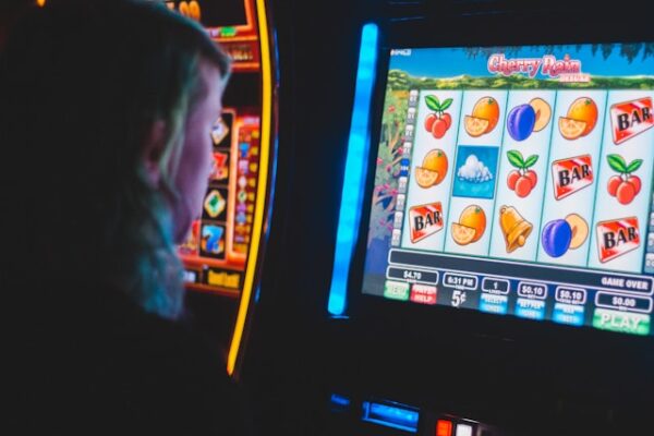 Slot, scommesse e bingo: la riforma che l’Italia rincorre da dieci anni 