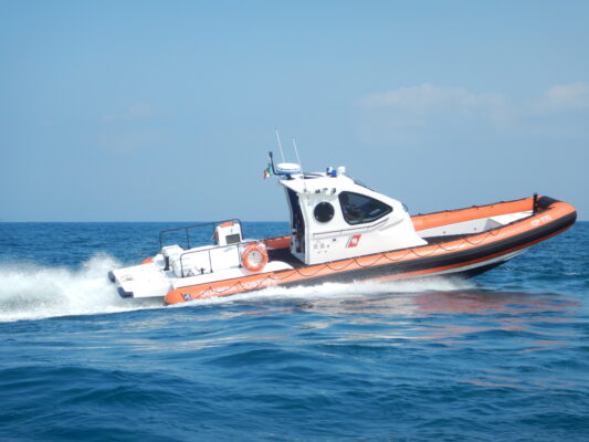 Due bagnanti in difficoltà salvati dalla Guardia Costiera a San Vito Lo Capo