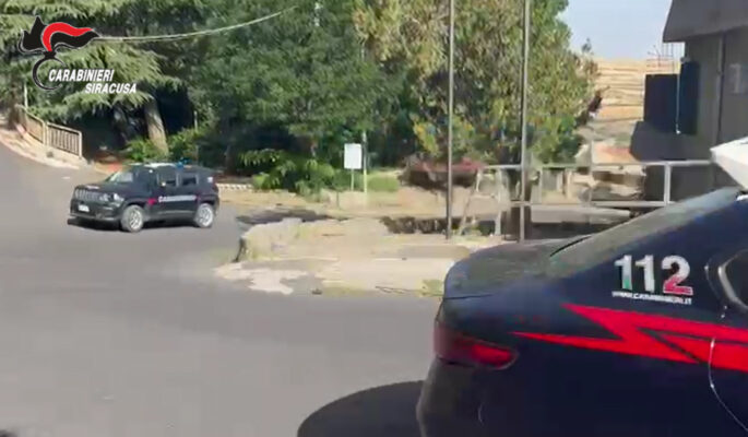 Smantellata organizzazione specializzata nel furto e riciclaggio di auto: cinque arresti tra Siracusa, Augusta, Ragusa e Francofonte