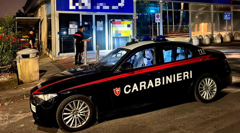 Pedara, sventato assalto al supermercato: ladri in fuga prima dell’esplosione della cassaforte