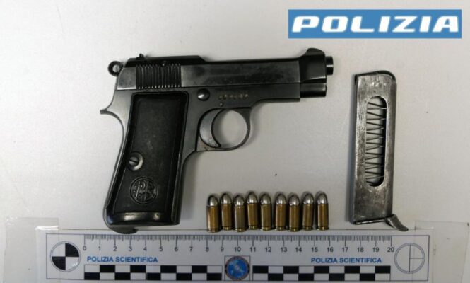 Comiso, arrestato 29enne con una pistola e cartucce modificate