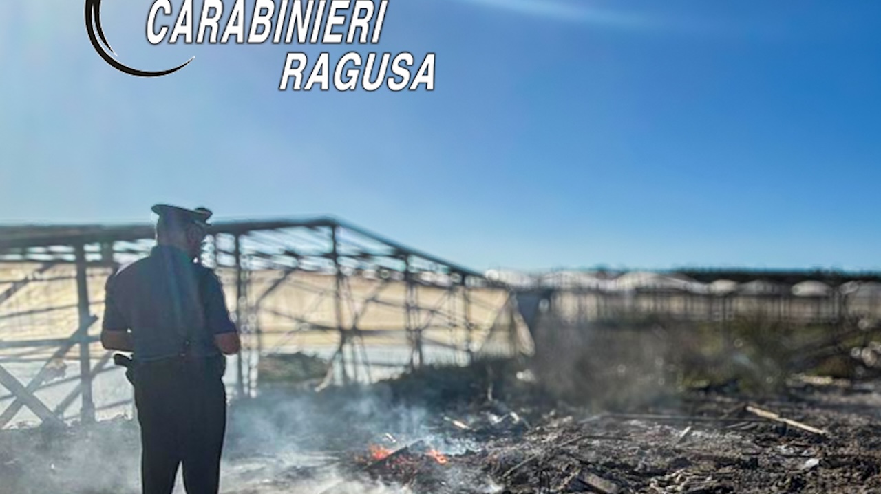 Sorpreso a bruciare rifiuti speciali nel Ragusano: denunciato 60enne