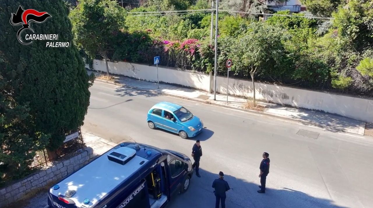 Controlli straordinari a Palermo: dal furto di energia elettrica alla guida senza patente – IL VIDEO