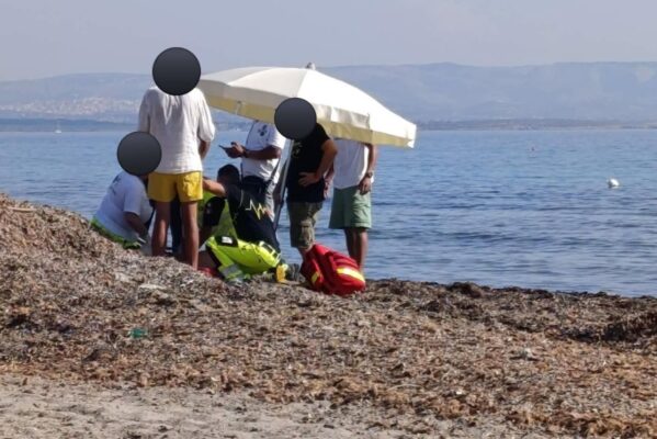 Marzamemi, malore mentre fa il bagno sulla spiaggia di Spinazza: morto un uomo