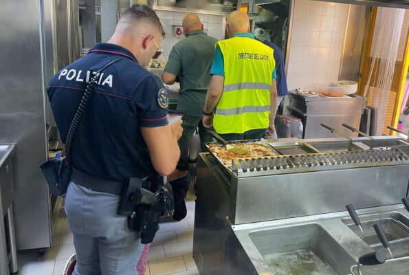 Controlli nei lidi e nei ristoranti della Playa: sanzioni per oltre 40mila euro. Scoperti lavoro nero, frode alimentare e irregolarità igienico-sanitarie
