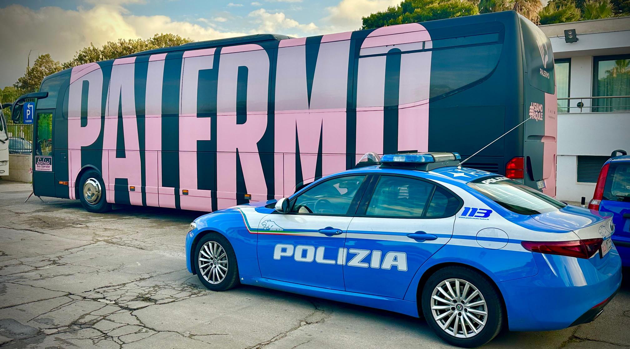 Rissa in Tribuna Autorità durante Palermo-Catanzaro: 8 Daspo