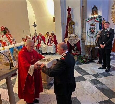 Mistero sulle opere scomparse dalla chiesa, la scoperta dopo le indagini: erano da anni in un laboratorio