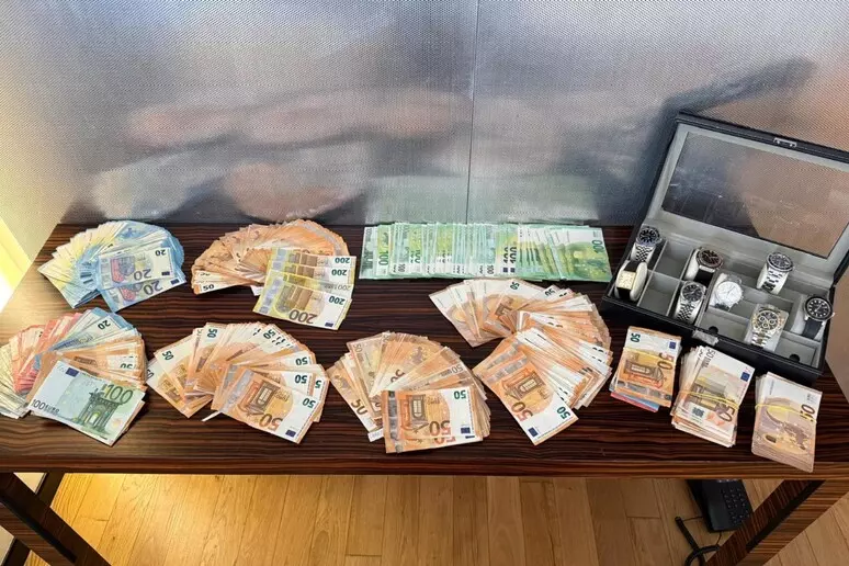 Fondi pubblici per la mobilità sostenibile, scatta il sequestro da 4 milioni: indagati i vertici di due società