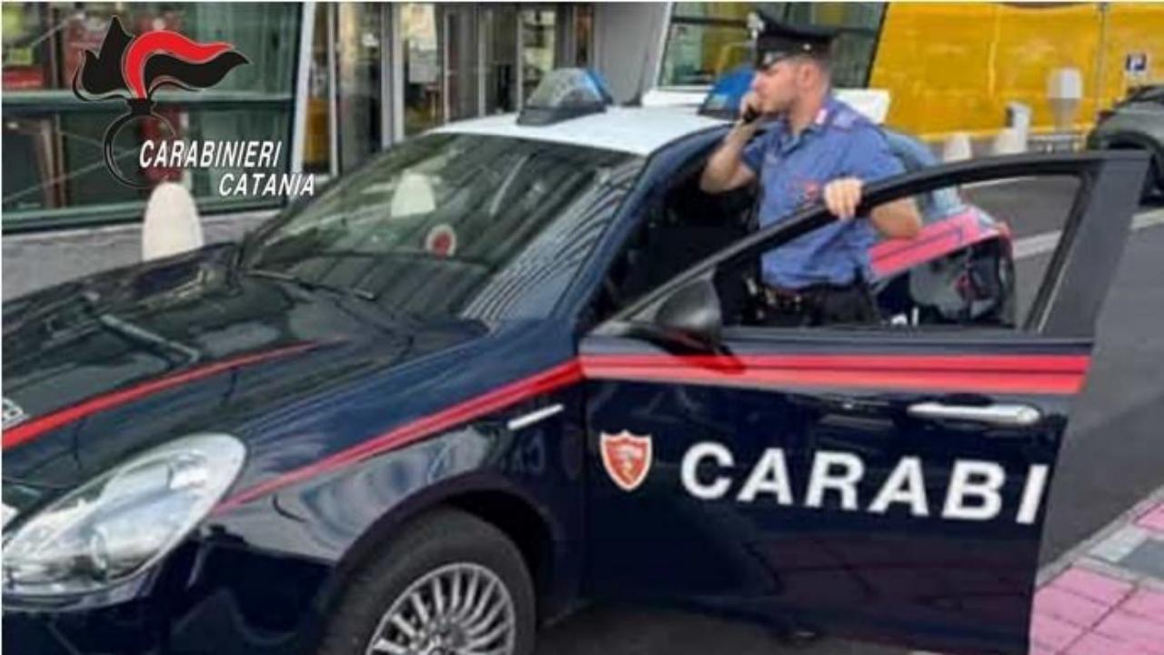 Furto in un supermercato di Catania, ma dimentica il telefono e viene rintracciato
