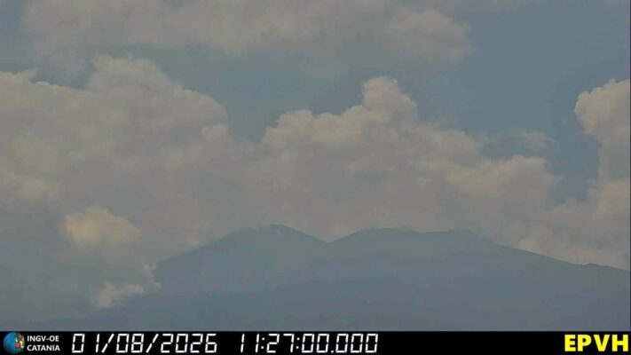 La colata lavica sull’Etna resta attiva ma rallenta: il punto dell’INGV