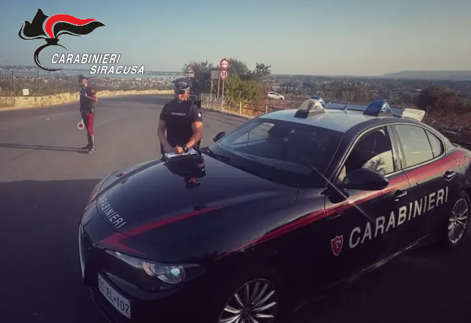Controlli dei Carabinieri nel Siracusano: due arresti con una pistola, denunce e sanzioni per oltre 6.500 euro