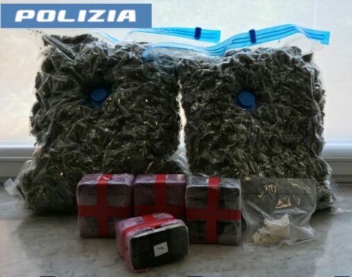 Caltagirone, nascondeva la droga in garage: arrestato un giovane e sequestrati circa quattro chili tra hashish, marijuana e cocaina