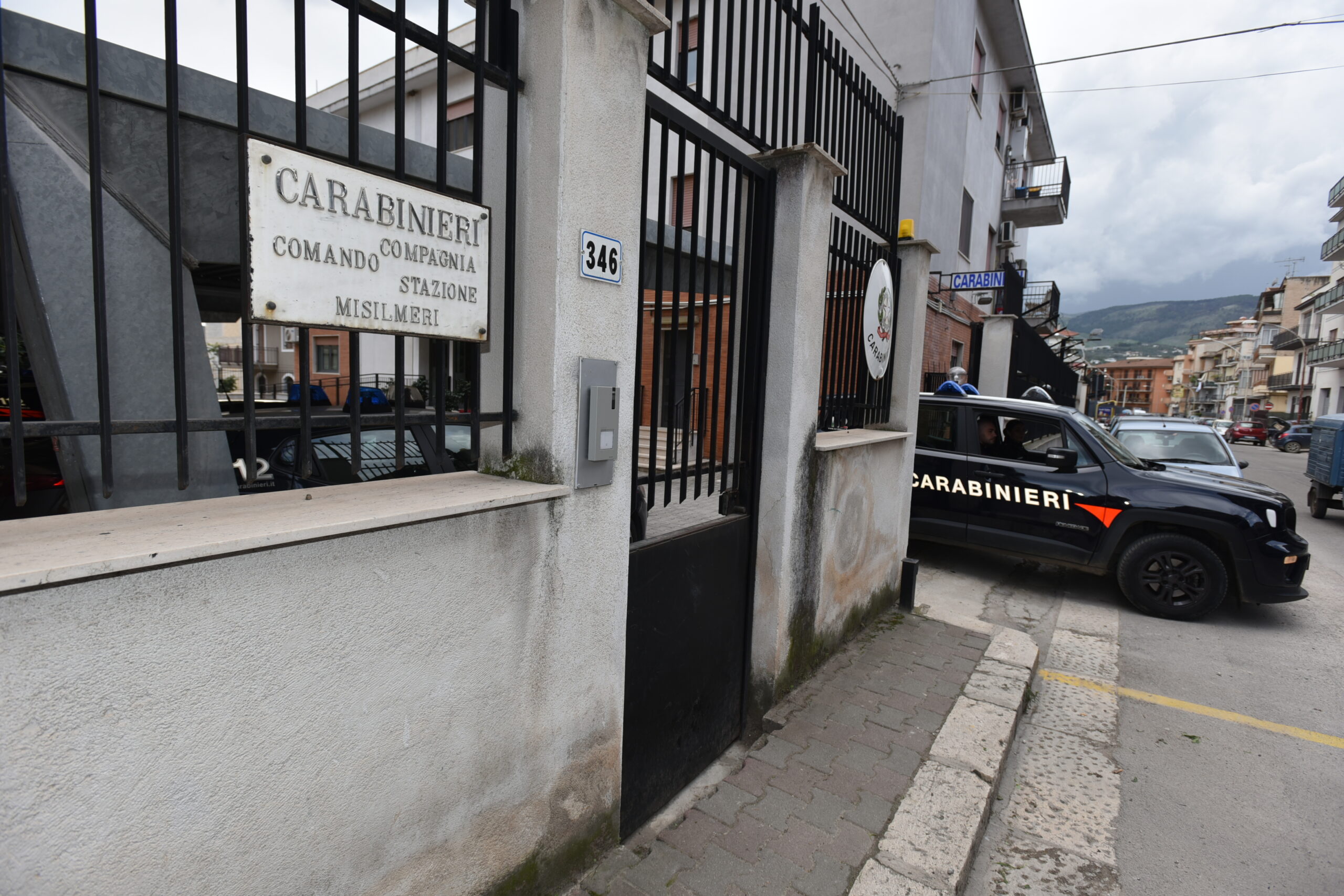Bolognetta, auto in fiamme minaccia un’abitazione: carabiniere fuori servizio salva un 94enne invalido