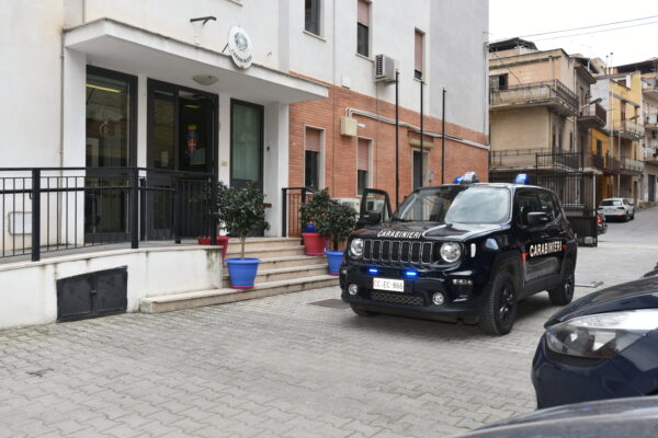 Marineo, pensionato smaschera la truffa del “finto carabiniere”: arrestato un 21enne
