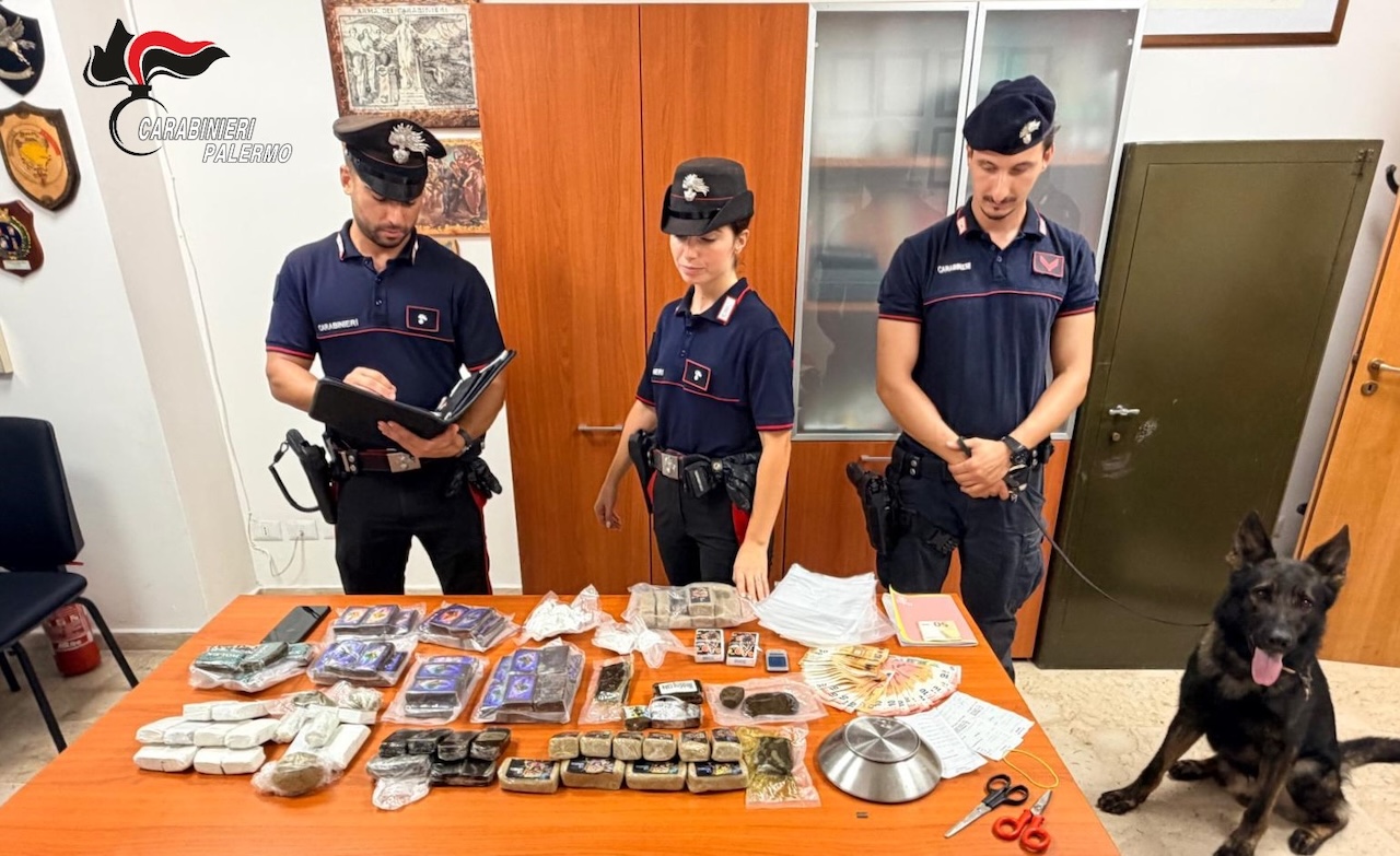 Palermo, oltre 9 kg di droga nascosti tra freezer e biancheria: arrestato un 35enne